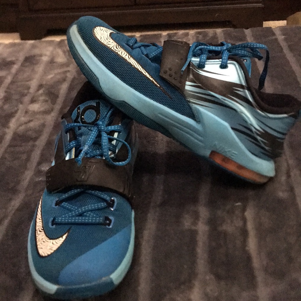 Nike KD Big Boys Basketball shoes